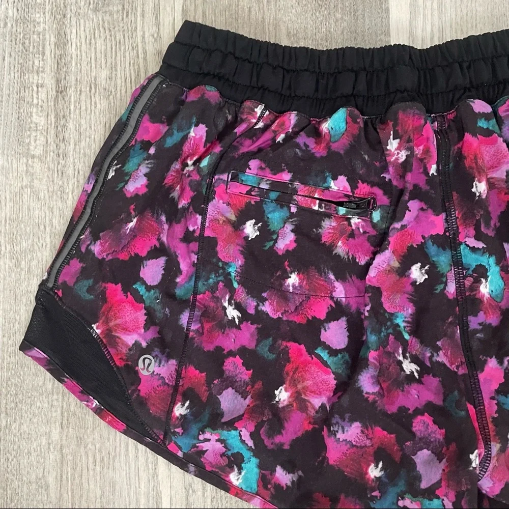Lululemon Hotty Hot Shorts - Picture 4 of 4